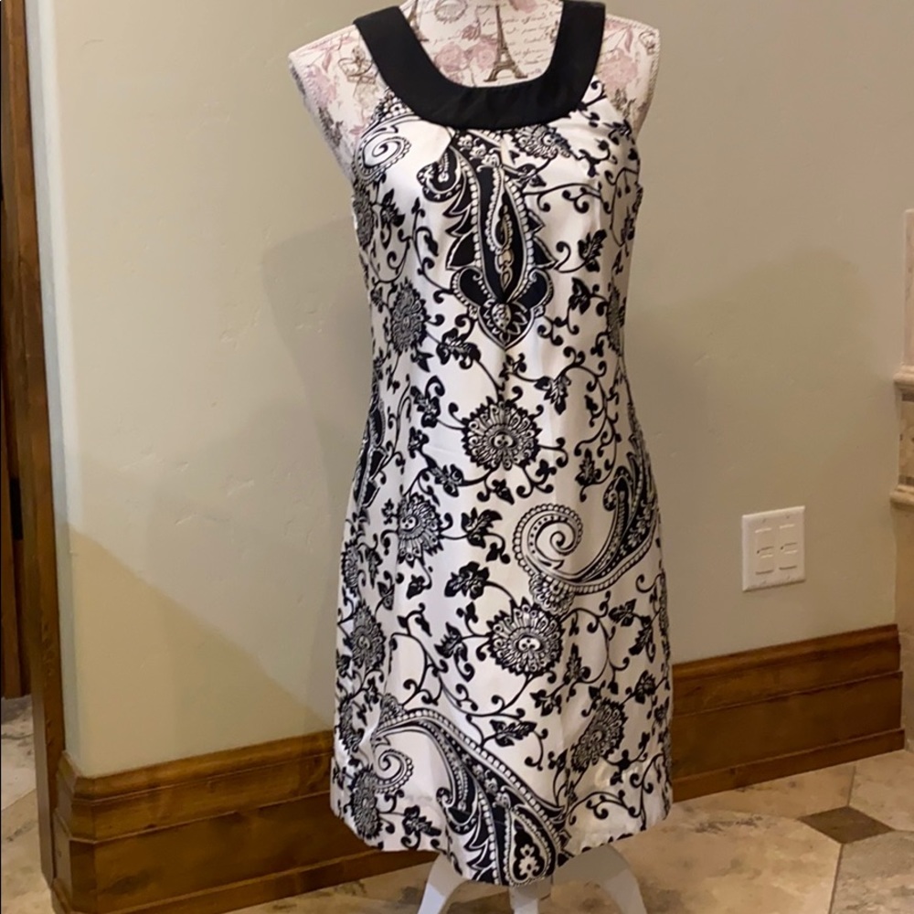 New White House Black Market Dress